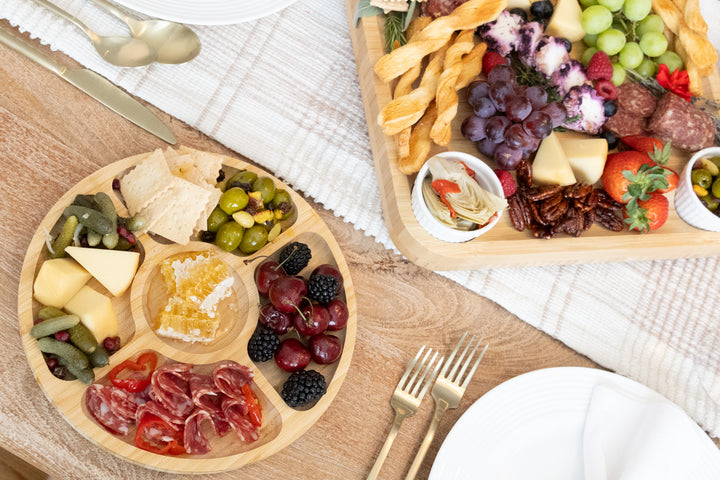 5-oz Sangiovese Wine Salami, 5-oz Salami di Manzo, 4-oz Salami Toscano, sharp cheddar, smoked Swiss, 4-oz olive oil flatbread bites, and rosemary flatbread.